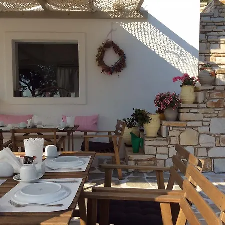 Hotel Almira - Seafront - Paros Naousa (Paros)