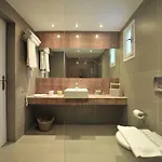 מלון Almira - Seafront - Paros 3*