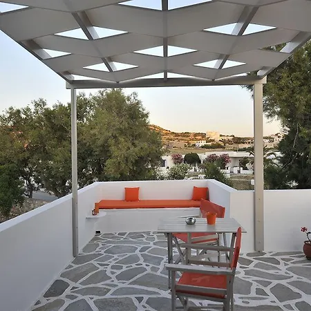 Almira - Seafront - Paros ナウサ