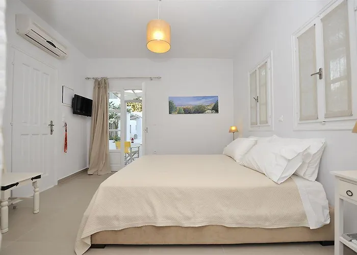 Almira - Seafront - Paros 3*